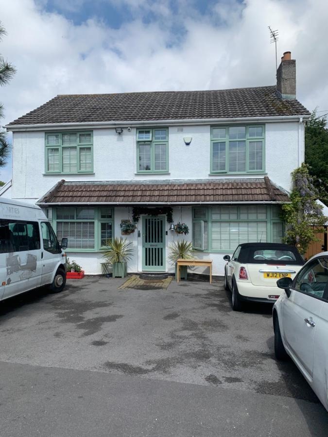 Barrs Court Beds Bed & Breakfast Warmley Екстериор снимка