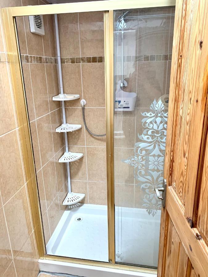 Barrs Court Beds Bed & Breakfast Warmley Екстериор снимка