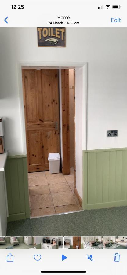Barrs Court Beds Bed & Breakfast Warmley Екстериор снимка