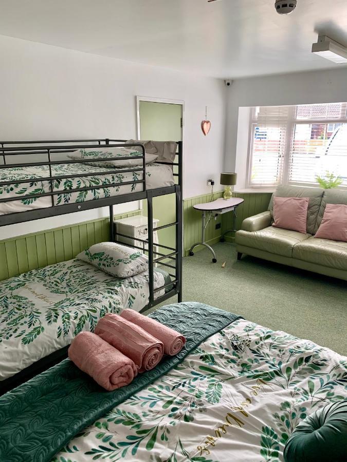 Barrs Court Beds Bed & Breakfast Warmley Екстериор снимка